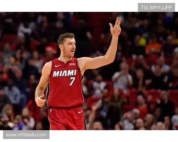 聚焦aj足球球星成长历程与辉煌成就全面解读他背后的励志故事 聚焦aj足球球星成长历程与辉煌成就全面解读他背后的励志故事