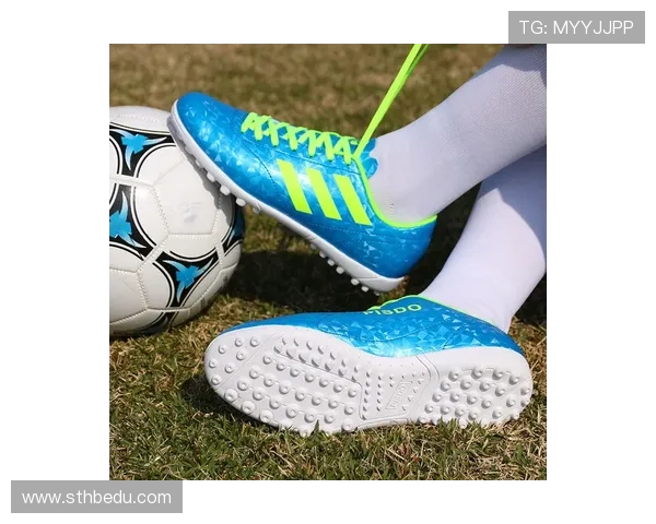 足球球星专用鞋适合夏季穿着吗？舒适性与透气性全解析